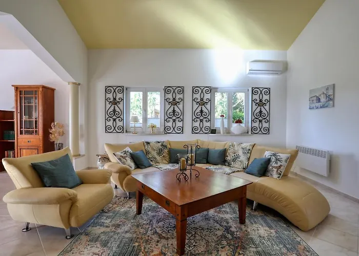 Mediterrane Natalia Вилла *